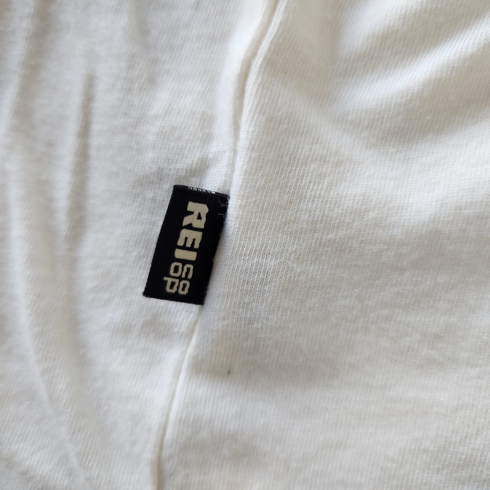 NWOT REI Co-Op Unisex Logo T-Shirt In Ivory, Size Medium - Picture 2 of 7